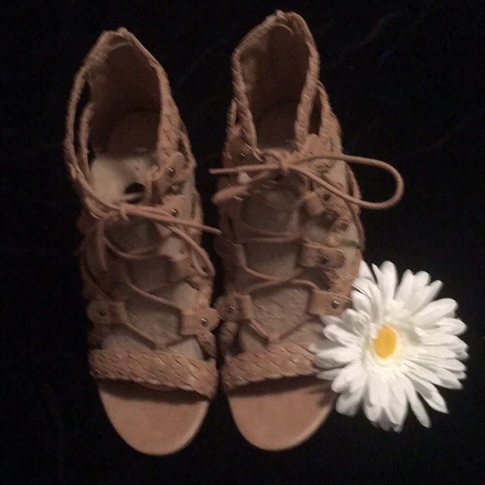 Merona Size 7.5 Lace Up Sandals